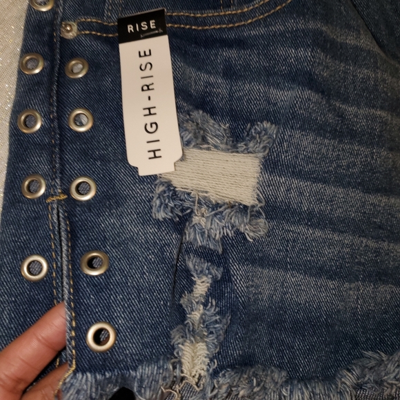 High Rise shorts - Picture 4 of 5